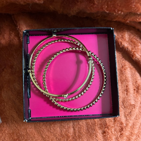 5 pairs of earrings, 1 set of 3 bracelets, 2 of the same necklace. All *NEW*!!! - Picture 2 of 13